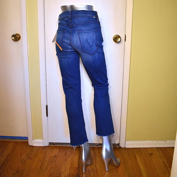 MOTHER | The Mid Rise Dazzler Crop Fray Squeeze it - Picture 6 of 8